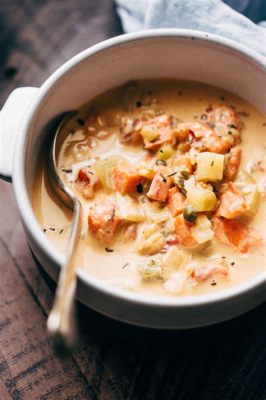  Seattle-Style Smoked Salmon Chowder, A Symphony of Smoky Delights and Creamy Indulgence!